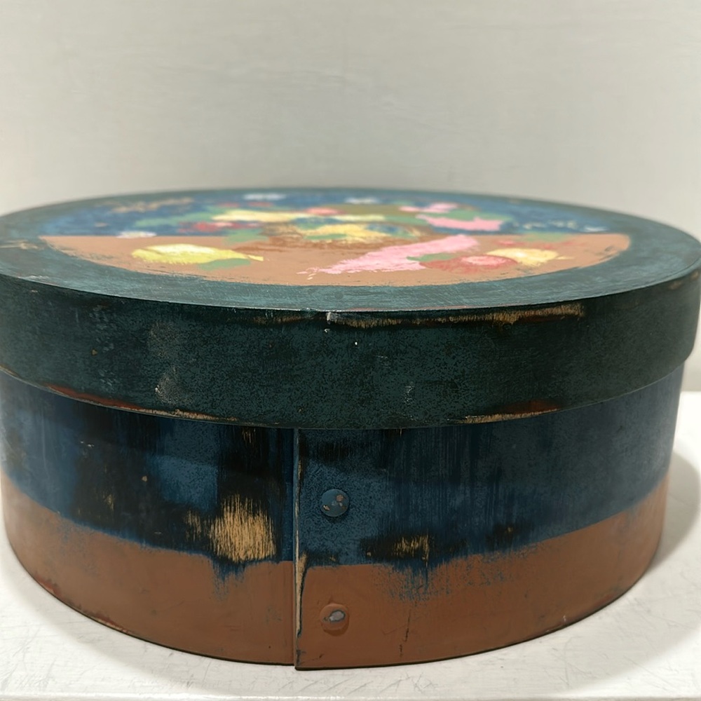 DECORATIVE ROUND PAINTED BENTWOOD BOX